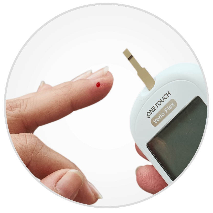 Blutprobe auf den Teststreifen auftragen