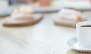 Kaffeetasse auf einem Tisch